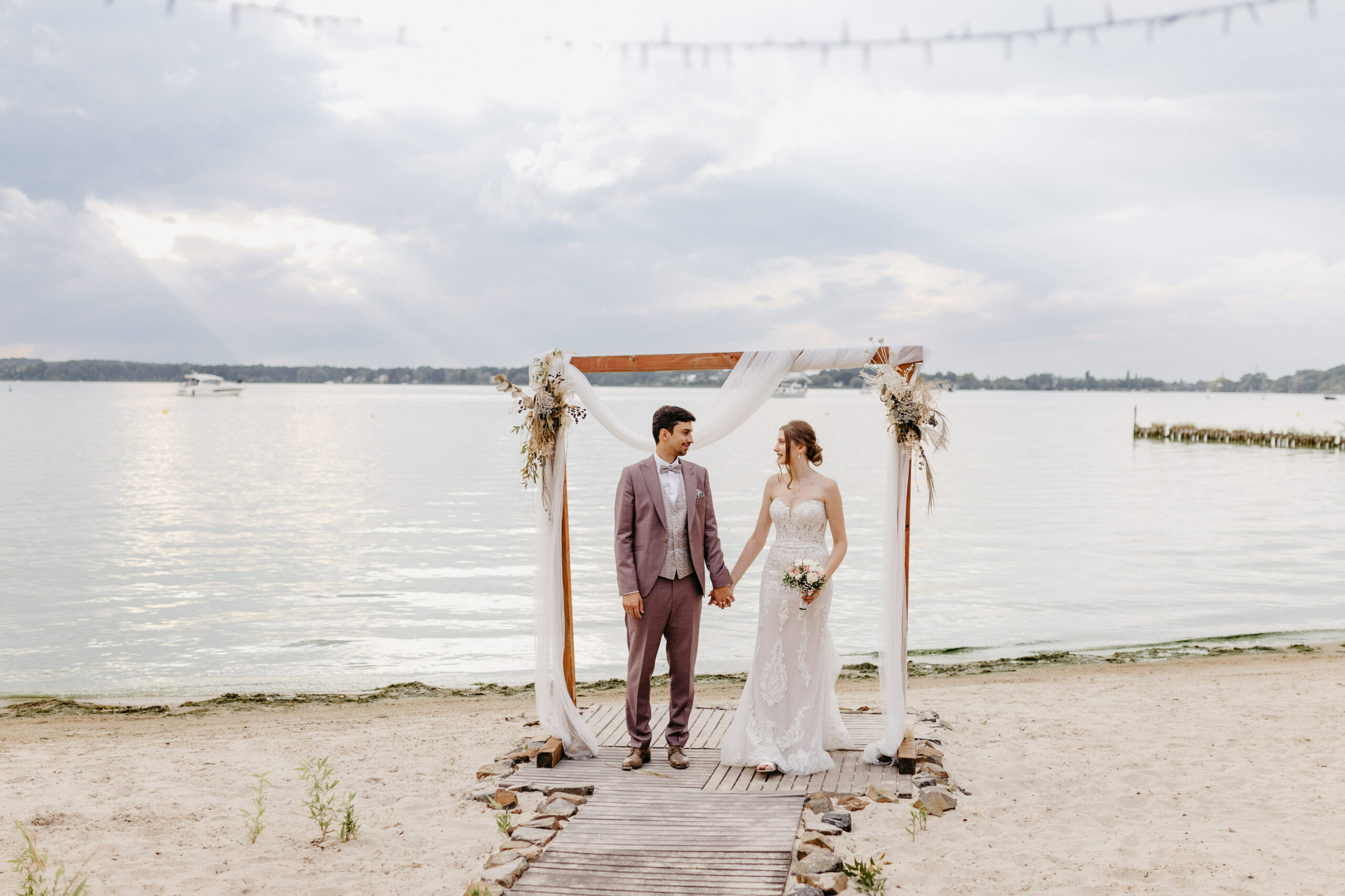 EineLiebeLang Hochzeitsfoto Strandhochzeit Caputh